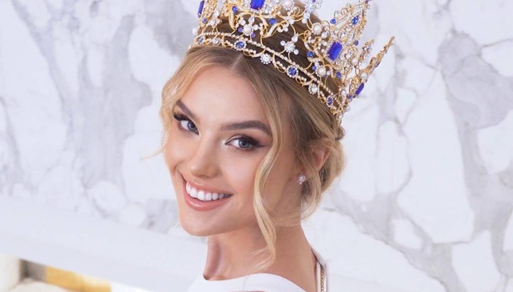 La victoria de Krystyna ha sido el resultado de años de preparación y dedicación. “Ella siempre fue una persona enfocada en sus metas. Desde que era niña, soñaba con ser una influencia positiva en el mundo y este título es solo el comienzo”, revela su amiga de la infancia, Marta Kowalska en entrevistas a diversos medios de comunicación en la noche de la gala.