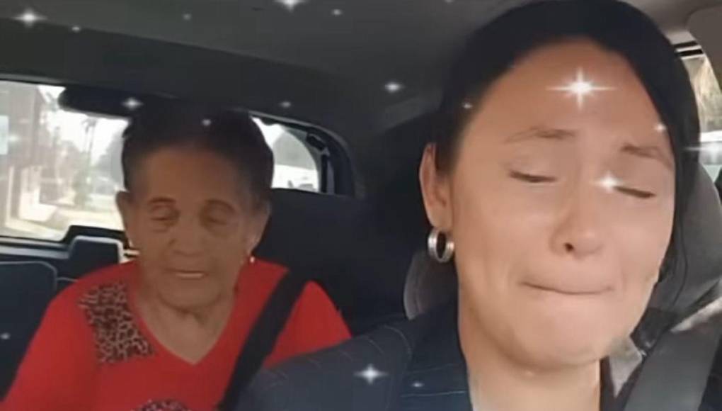 En un video viralizado en redes sociales, la conductora de Uber inicia diciéndole a la señora de la tercera edad, que le pagaron la carrera para enviarla a un asilo por su hijo Alberto y no puede regresarla a casa, la señora solloza y le dice que le paga el doble, pero que la regrese a su casa.