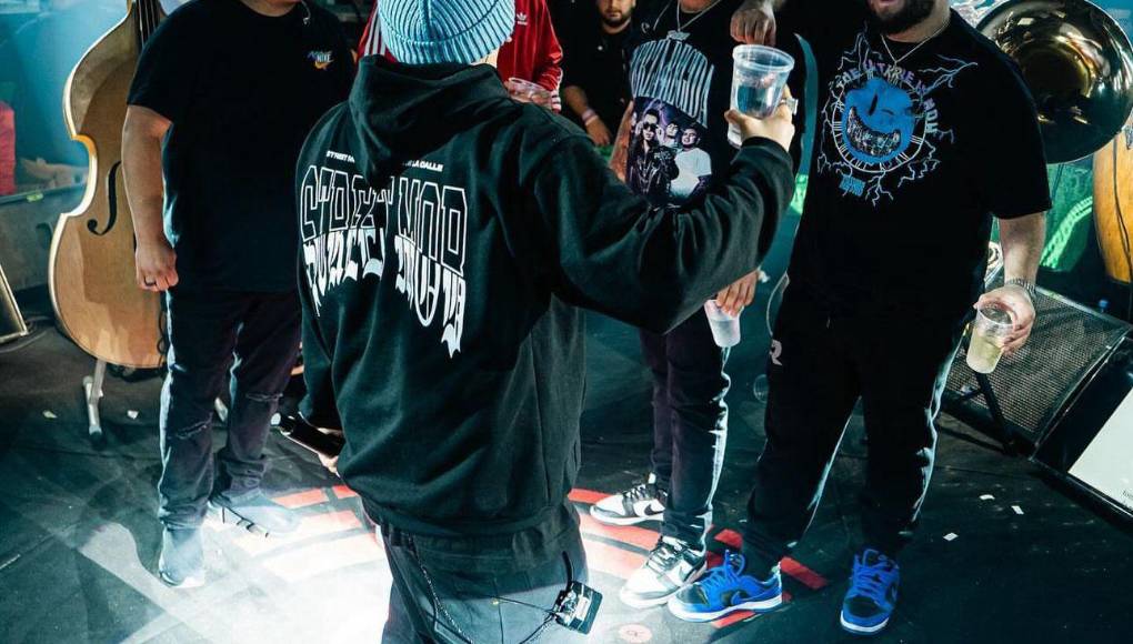 “Los ejecutivos de la productora de espectáculos, reconocida por su responsabilidad y confiabilidad al 100%, reiteran las medidas de seguridad implementadas, con un adecuado despliegue de elementos públicos y privados, para garantizar la integridad física de los asistentes y asegurar el desarrollo exitoso de los conciertos, que contarán con la participación del grupo de raices mexicanas y dos bandas alternantes”, continuó Talento Líder.