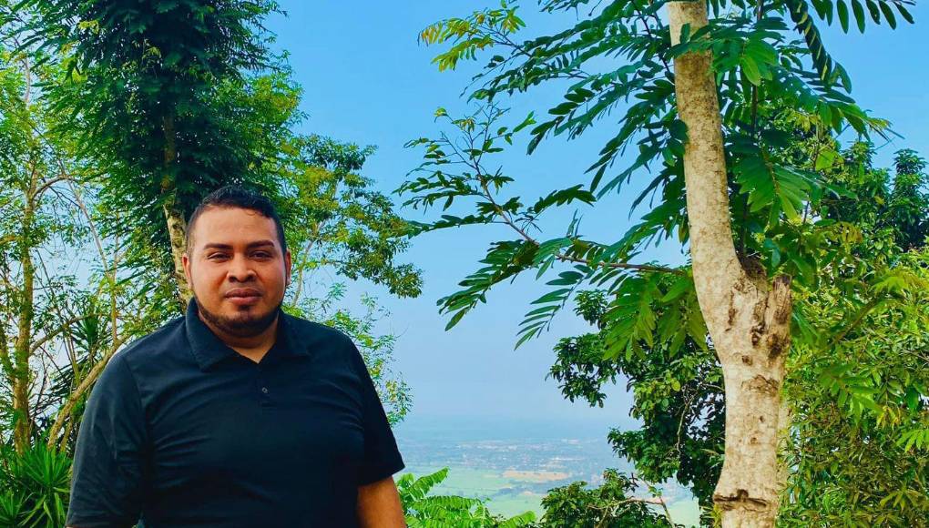 Familiares y amigos lamentaron el trágico deceso del joven profesional. 