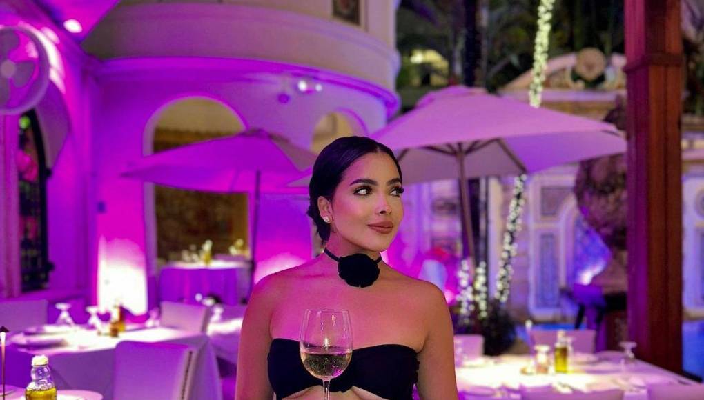 y es que la guapa joven Landy Párraga se encontraba en Quevedo asistiendo en la boda de una amiga.