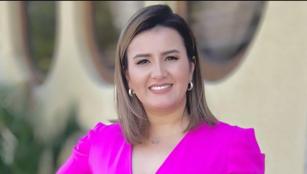 ”Porque estaban hablando pen... En lugar de una noticia buena, entonces no me dejaban dar la noticia y después podían hablar el tema que quisieran”, expresó.