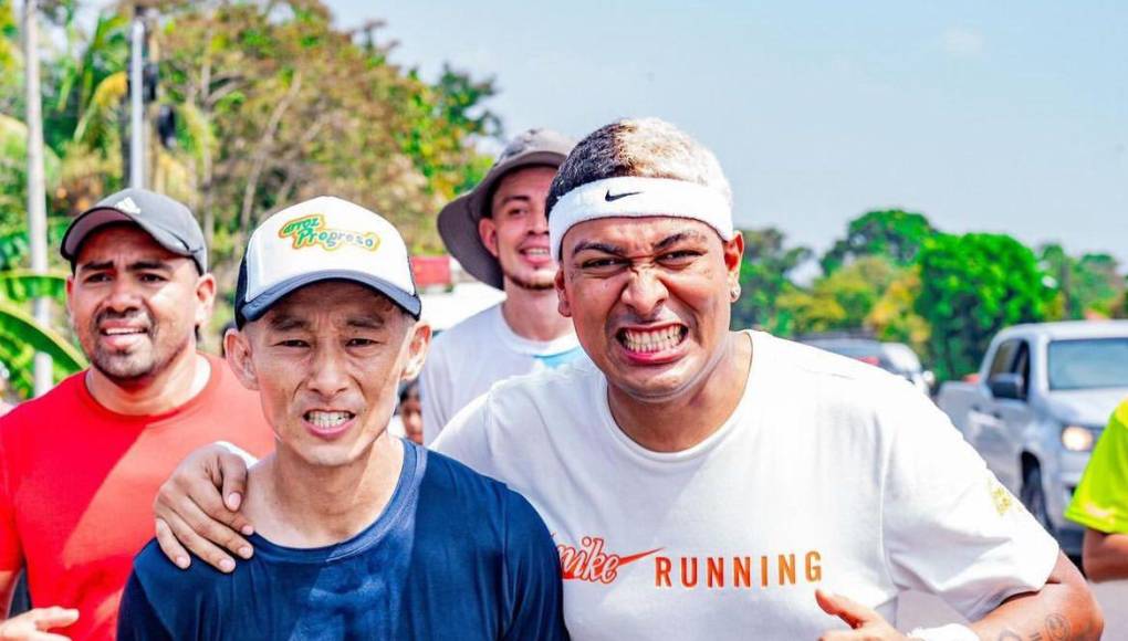 “Supremo”, el reconocido tiktoker hondureño, acompañó a Shin Fujiyama en su reto de correr 250 kilómetros por la Educación en Honduras y aprovechó la oportunidad para dejar un mensaje a la niñez y juventud de Honduras.