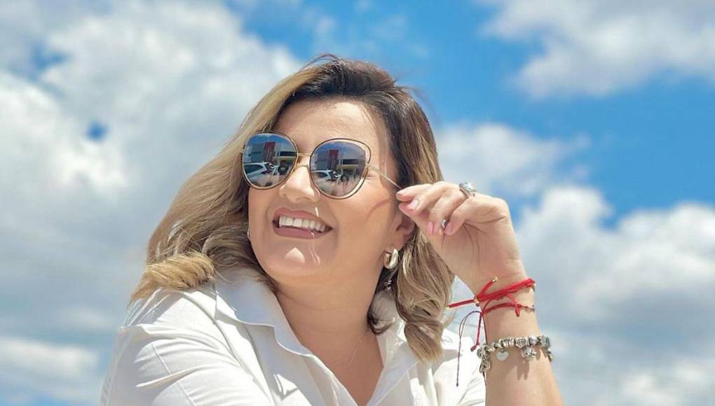 Cesia Mejía cuenta con una larga experiencia en medios de comunicación, a trabajado en diferentes medios de comunicación como Canal 11, TV Azteca y Noticieros Hoy Mismo. 