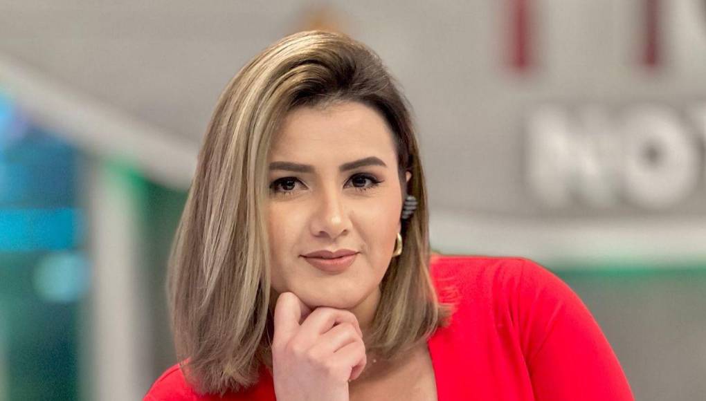 Mejía por su parte agregó que se debió impartir las clases de manera virtual y no suspenderla.