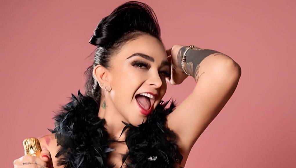 La dificultad para diagnosticar este síndrome radica en la vaguedad de sus síntomas, que son similares a los de muchas otras condiciones médicas, lo que exige un análisis detallado por parte de profesionales especializados, como cirujanos plásticos, mastólogos y reumatólogos, para su correcta identificación.