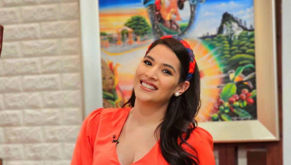 Y es que la extrovertida presentadora de la revista vespertina “Que Viva la Vida” al parecer le incomodó que una persona que estaba siendo entrevistado por ella la llamara por el nombre de su compañera Milagro Flores.