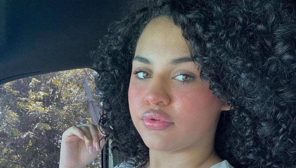 Y es que la extrovertida tiktoker Akasha Murillo está siendo acusada en redes sociales, de ser ella y no Cesia Sáenz la del video íntimo filtrado.