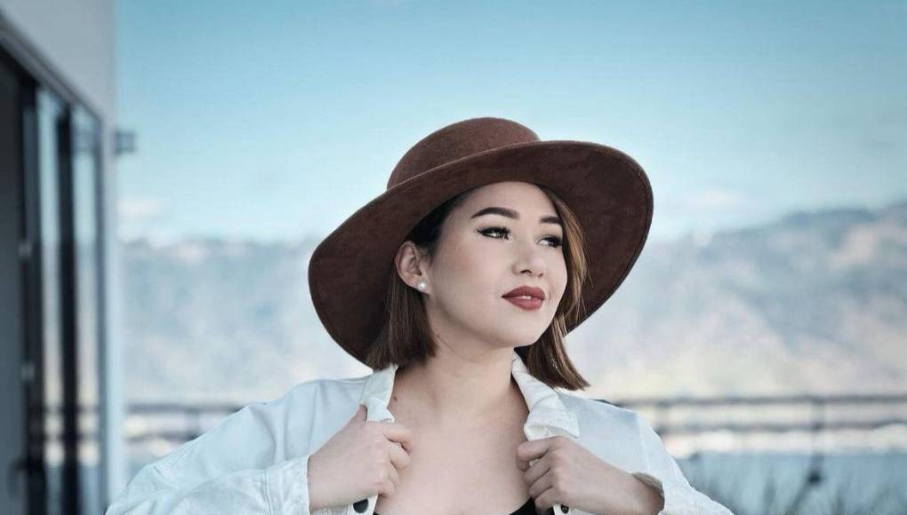 Jennifer Aplícano es una comediante, actriz, presentadora de televisión y creadora de contenido hondureña que con su belleza y talento se ha ganado el cariño de muchos catrachos. 