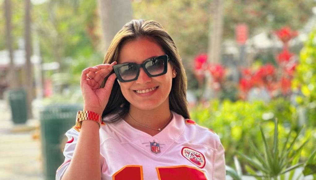 La hermosa presentadora siguió diciéndole a su seguidora que muchas mujeres prefieren andar en mototaxis, pero ella prefiere andar en carros Cadillac.