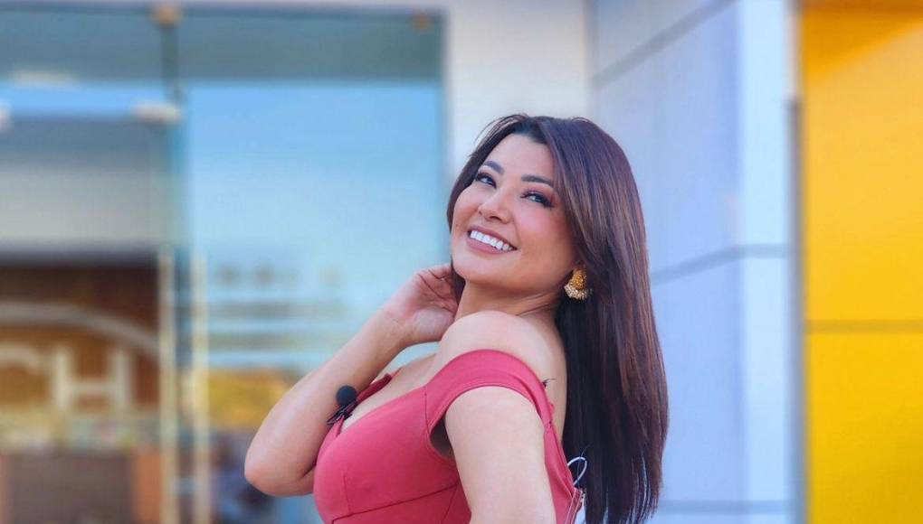 Asimismo fue cuestionada por su relación con Milagro Flores, misma con quien en el pasado tuvo fuertes problemas que llegaron hasta a tiraderas en redes sociales. 