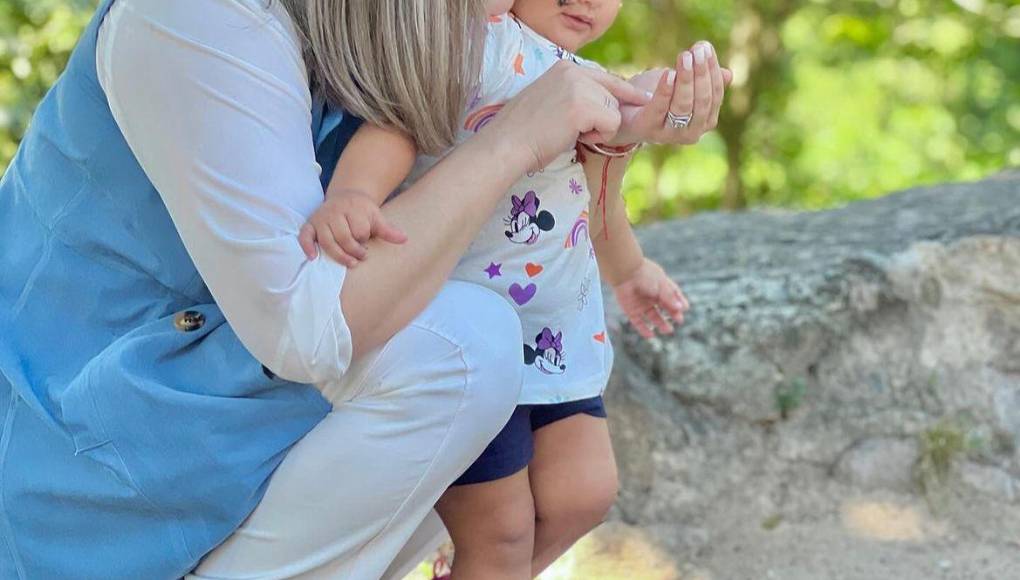 ”Sus dos princesas se parecen con usted”, “Se parecen mucho a usted”, son parte de los comentarios que se pueden leer.