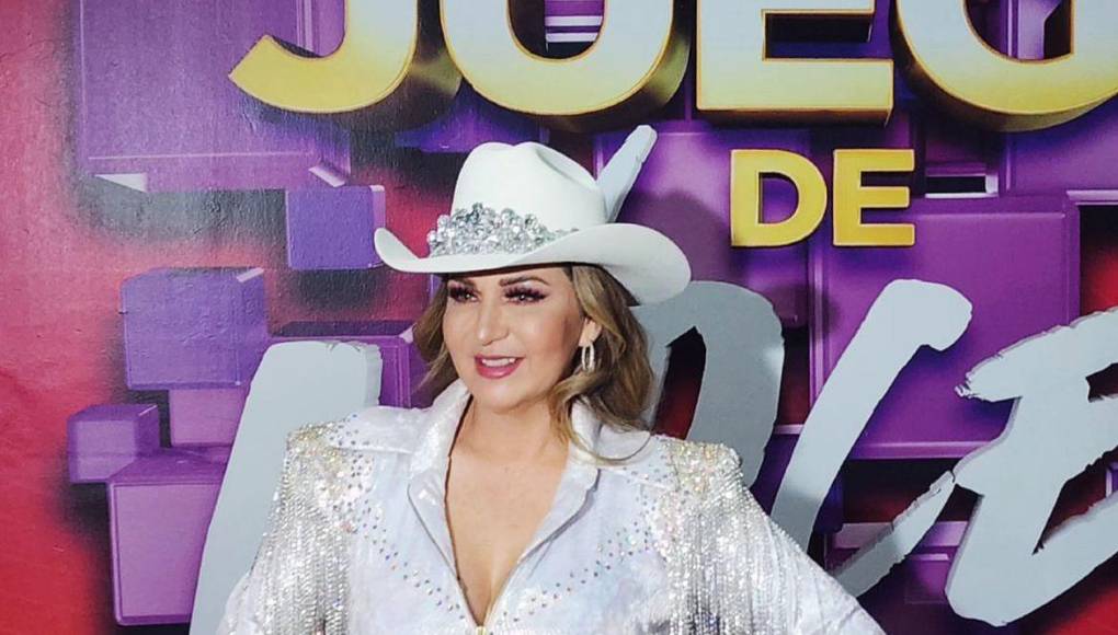 Sin duda, la cantante estuvo más que encantada en compartir escenario con el papá de Lucerito Mijares, ya que los Consagrados también compiten en parejas en algunos de los retos.