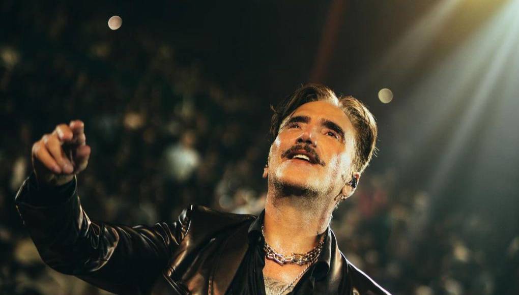 Pero la herencia vocal de Vicente Fernández no solo queda en Alejandro Fernández, ya que también algunos de los hijos de “El Potrillo” están dedicados a la música, tal y como Alex y Camila, así como Emiliano y Valentina, mientras que la única que no se desenvuelve a este rubro es América.