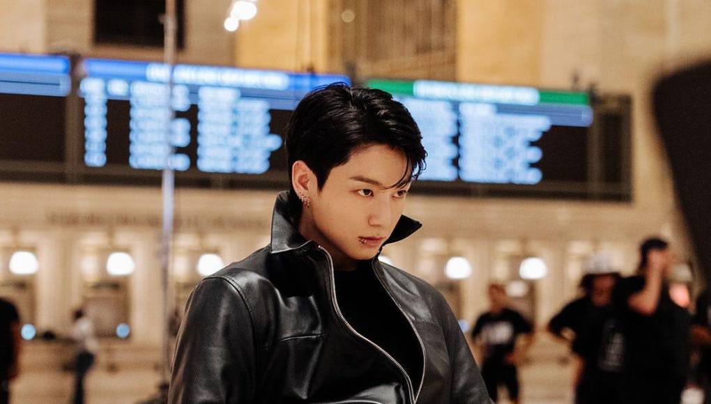 Las imágenes ha despertado en su fandom el deseo de que Jungkook retorne pronto de su servicio militar. Inmediatamente hicieron virales las fotos y videos de la campaña.