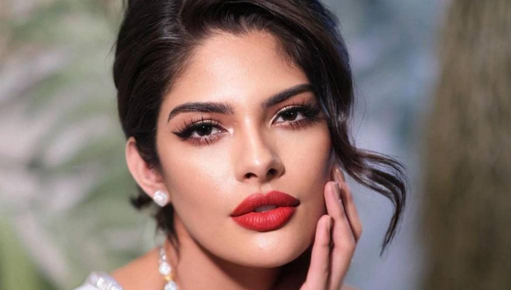 A su llegada al país asiático, Sheynnis fue recibida con calidez por Anntonia Porsild, Miss Tailandia y primera finalista de Miss Universo 2023, así como por representantes de la organización del certamen nacional, TPN Global.