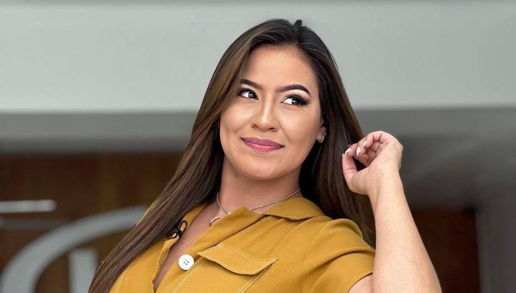 Muy a su estilo Alejandra Rubio nuevamente dio mucho de que hablar en una de sus recientes transmisiones a través de su cuenta oficial de TikTok, donde cuenta con más de 300,000 seguidores. 