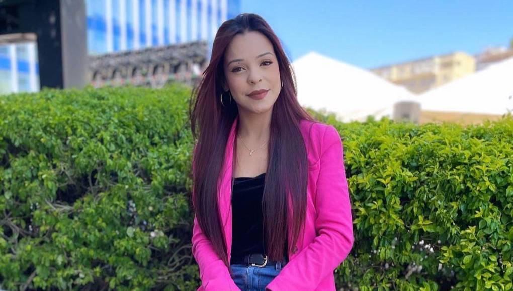 La joven de 25 años ya resalta en los medios de comunicación por su talento en el periodismo.