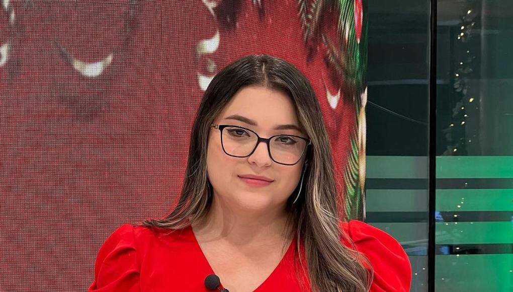 Se trata de María Fernanda Maldonado que en un mensaje comenzó diciendo: “Inicia una nueva etapa en mi vida profesional, hago de conocimiento público a las personas que me aprecian... que ya no pertenezco a las que fue mi primera casa televisiva HCH”.