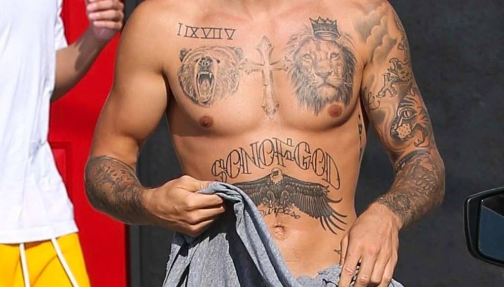 Después de gira mundial y al tomar un descanso, Justin sorprende con un cuerpo más tonificado y un aspecto adulto.