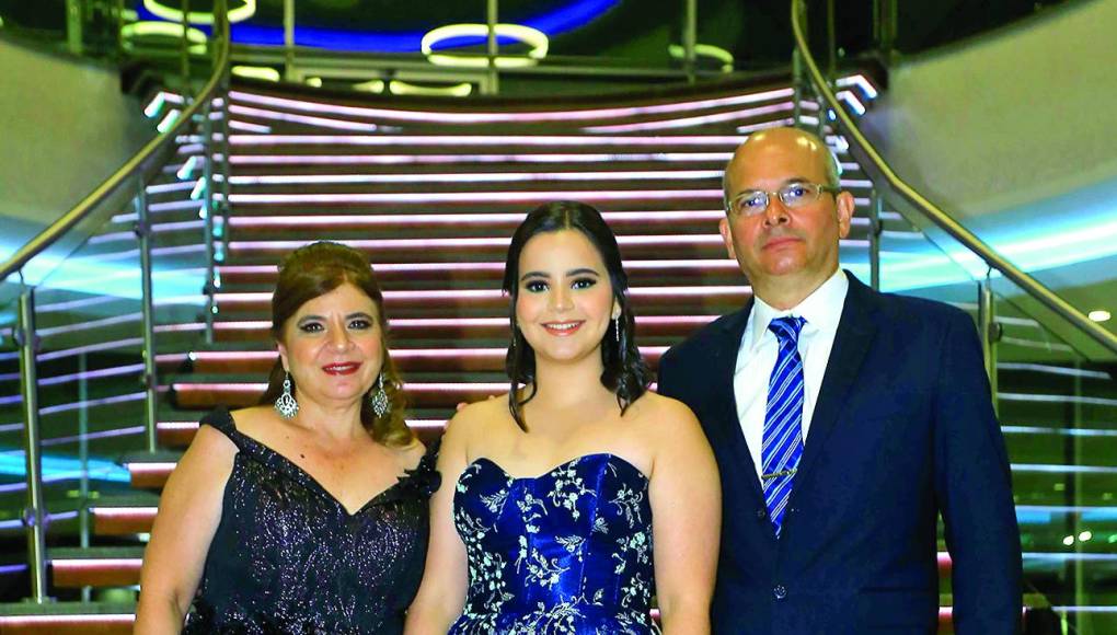 Jackie de Zelaya, Isabel Zelaya y Juan Carlos Zelaya