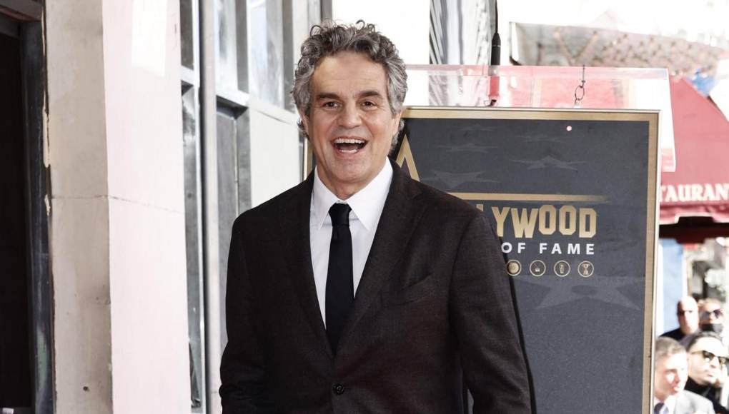 El actor de 56 años reconocido en la última etapa de su carrera por formar parte del universo de superhéroes de Marvel al interpretar a Hulk en los filmes de ‘The Avengers’. Pero la versatilidad de su carrera le ha valido tres nominaciones a los Óscar por filmes como ‘Spotlight’ o ‘Foxcatcher’.