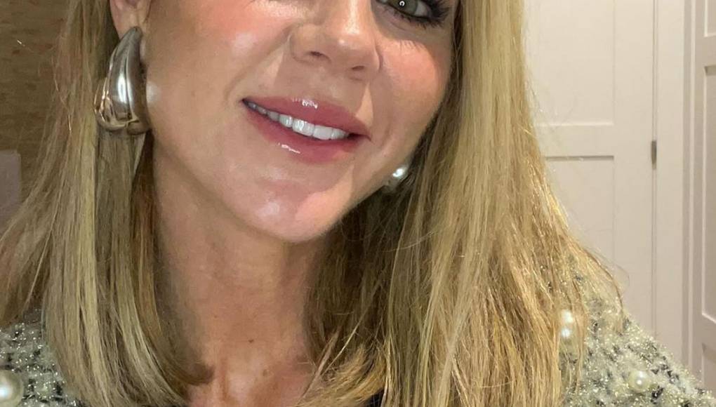 Amelia es la mayor de cuatro hermanos, hija de José Bono, exministro de Defensa y Secretario General del Partido Socialista de Castilla La Mancha, y su exmujer Ana María Rodríguez Mosquera.