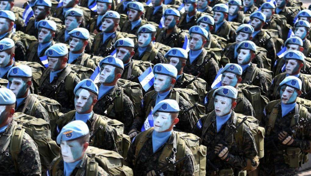 Ante sus declaraciones, las Fuerzas Armadas de Honduras (FFAA) emitieron un comunicado este lunes 4 de marzo señalando que el general no pidió permiso para testificar y, por lo tanto, deberá enfrentar la justicia militar.