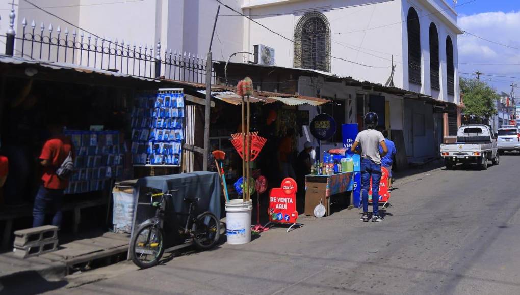 Roberto Contreras se “hartó” del desorden en la segunda calle