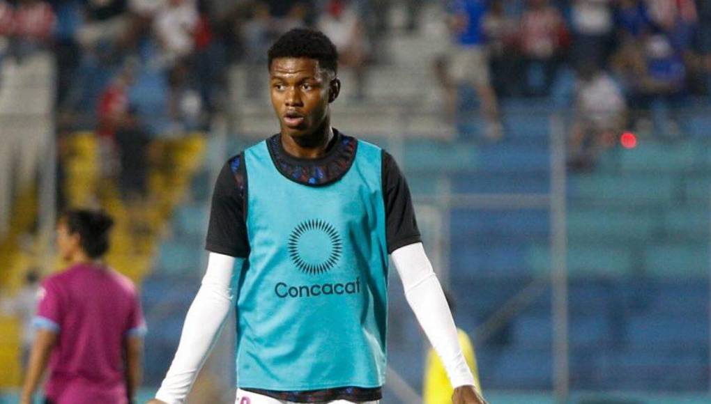 Julián Martínez: Estará como volante de contención.