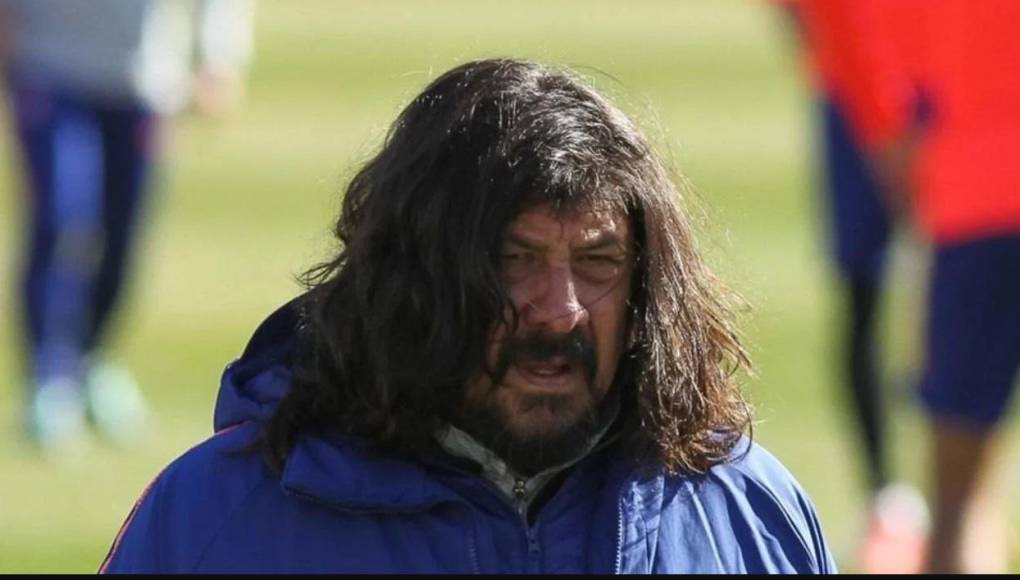 El ‘Mono’ Burgos realizó un comentario desafortunado sobre Lamine Yamal en la previa del partido entre PSG y Barcelona. Movistar pidió disculpas.