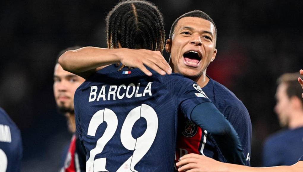 La charla al resto de jugadores tuvo lugar el pasado viernes, antes del entrenamiento matinal del equipo. Kylian Mbappé tomó la palabra y afrontó la situación de cara con sus compañeros.