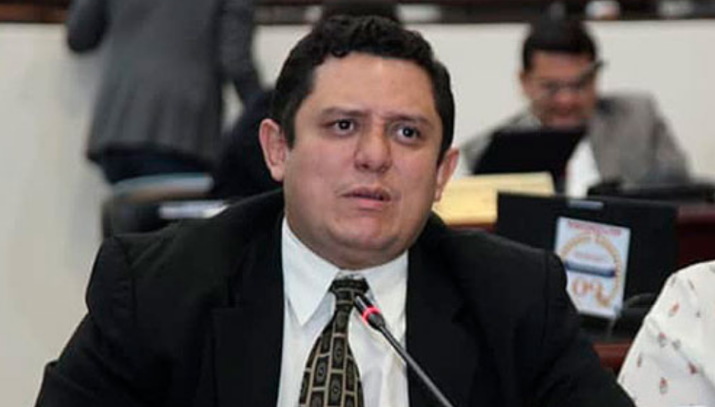Dirigentes magisteriales proponen a Edgardo Casaña como ministro de Educación