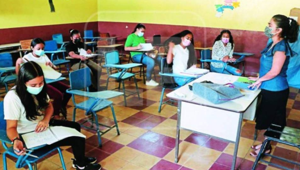 Con 10 mil centros educativos Honduras retornó a clases semipresenciales