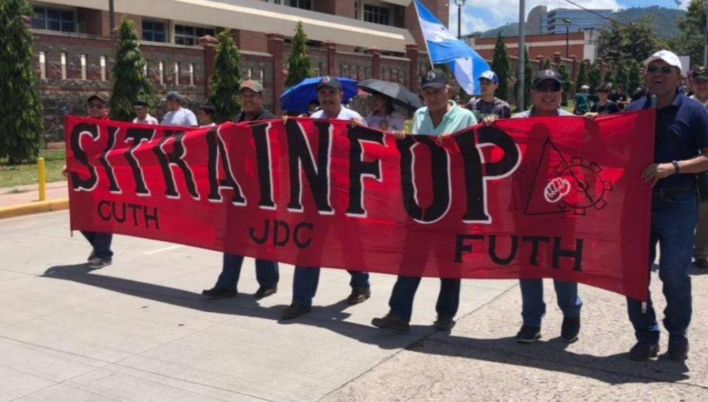 Trabajadores de Infop protestan exigiendo cumplimiento de contrato colectivo
