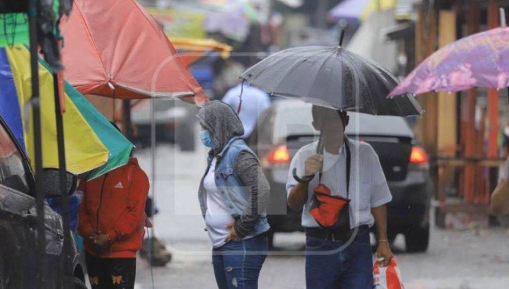 Honduras extiende alertas amarilla y verde en 5 departamentos por las lluvias