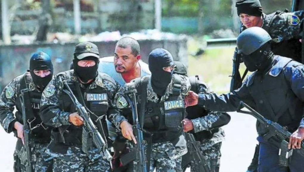 El Buró Federal de Prisiones de Estados Unidos también reconfirmó que Lobo tenía previsto de prisión en esta misma fecha. 