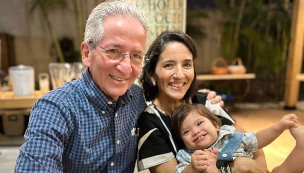 Ceci Maduro, hija del exmandatario, mediante su cuenta de Instagram publicó tiernas imágenes en las que se ve a su padre muy cariñoso con su nieto. 