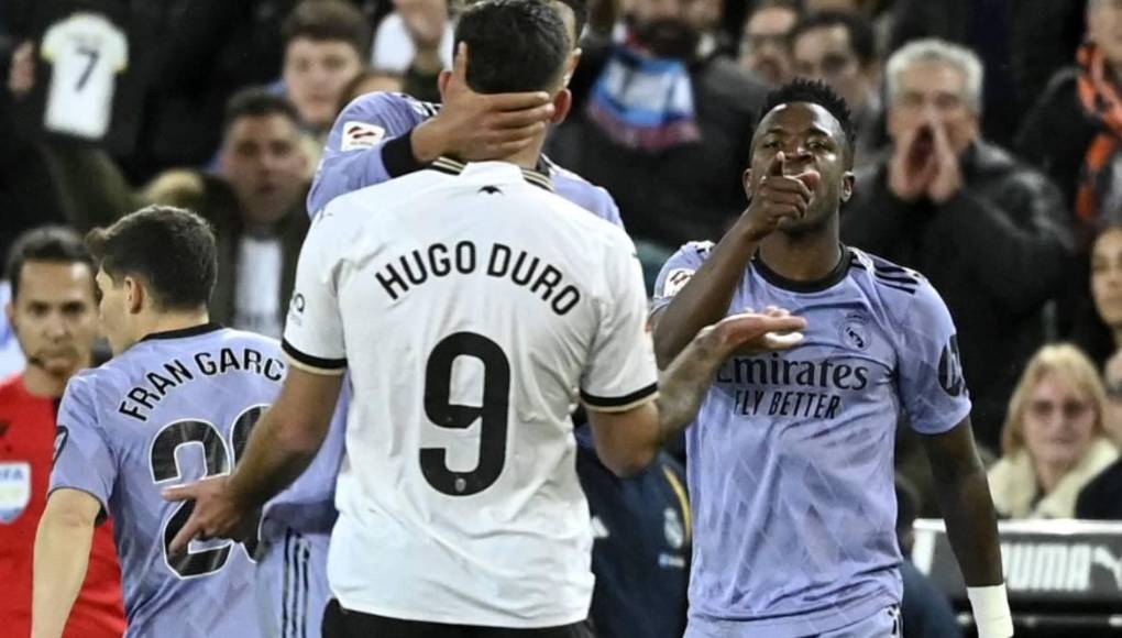 Además, el Real Madrid ha dirigido sus miradas hacia Xavi Hernández y Joan Laporta, creando un ambiente tenso entre los dos grandes del fútbol español.