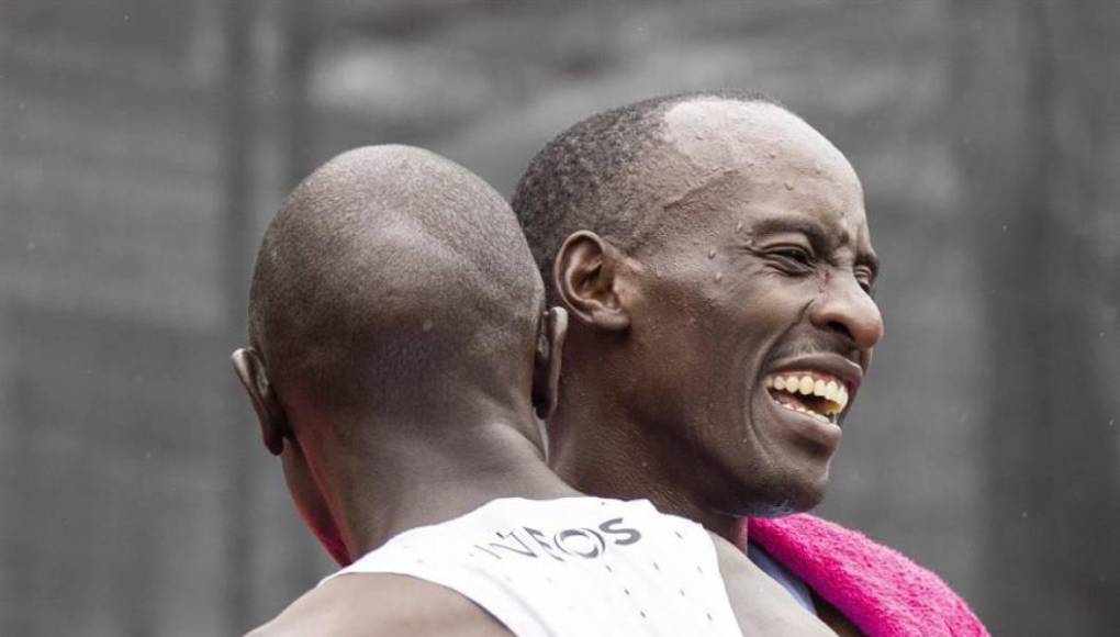 En declaraciones a los periodistas después de realizar una autopsia al fallecido en la morgue del Hospital de Eldoret (oeste), se revelaron los resultados y las causas de su muerte. 