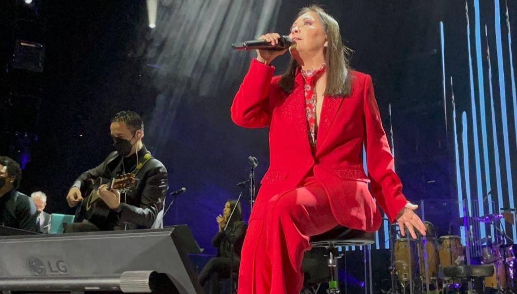 Fue a través de un video donde la cantante explicó que se tomará unos días de reposo antes de continuar con su gira por que no se encuentra bien de salud.