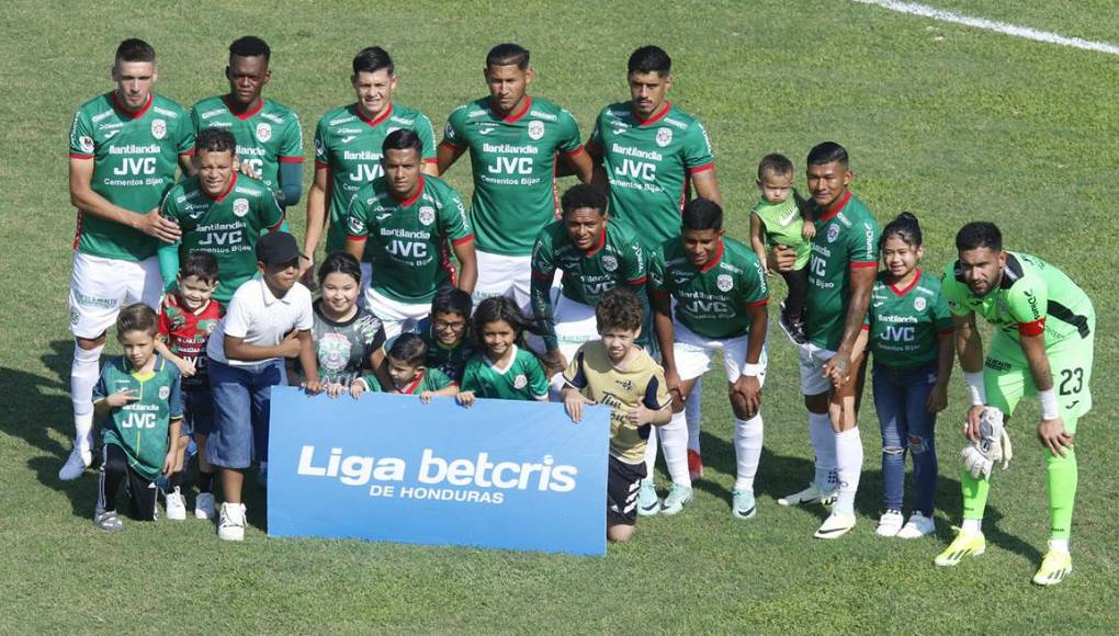 El 11 titular del Marathón que mandó a la cancha Hernán Medina.