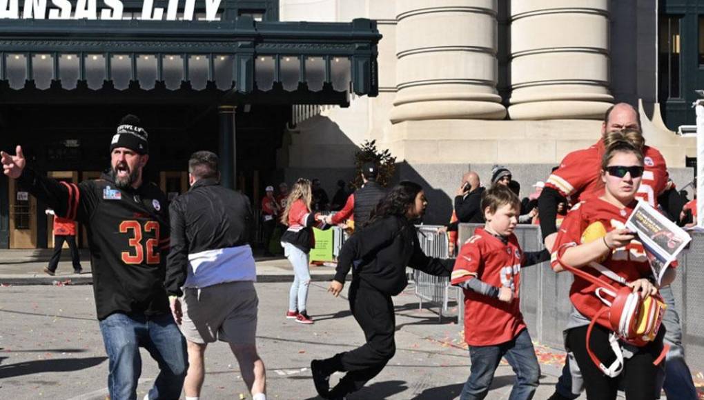 La Casa Blanca informó de que el presidente de Estados Unidos, Joe Biden, ha recibido un informe de lo sucedido, como suele ocurrir con casos de tiroteos en el país.