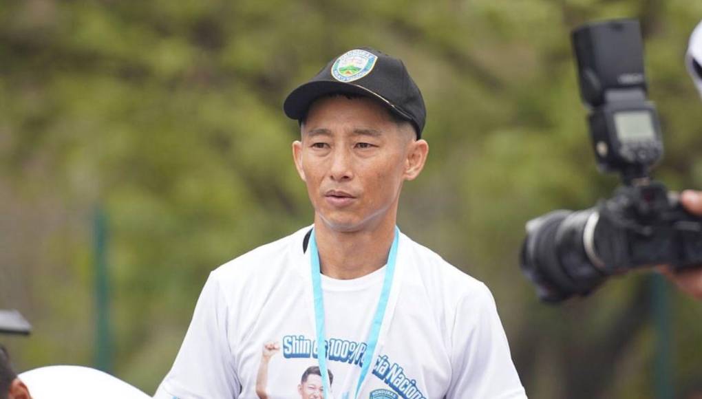 Fue a través de sus sus diferentes redes sociales donde el influencer Shin Fujiyama anunció que recaudó más de lo esperado en este reto de los 250 kilómetros que inició desde Chamelecón a Tegucigalpa.