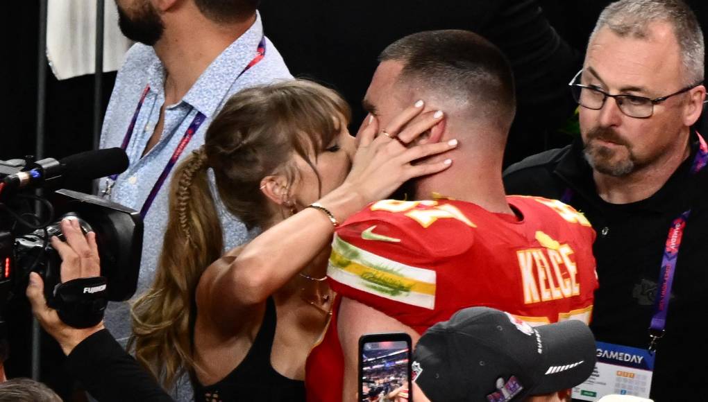 En una reciente entrevista, Travis Kelce dijo lo feliz que se siente por su relación con Taylor Swift. 