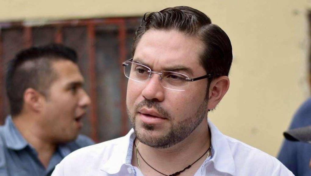 Cálix competirá con Rixi Moncada, precandidata oficialista, por la candidatura de Libre para comicios presidenciales. Expertos políticos aseguran que las aspiraciones del diputado generan temor en las altas esferas de Libre. 