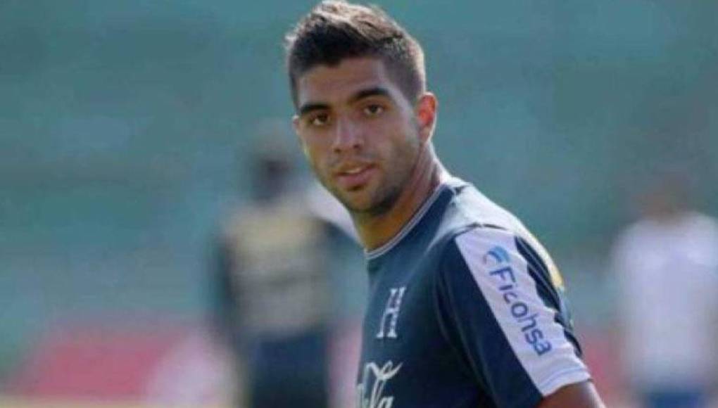 El delantero hispano-hondureño, Jona Mejía, fue uno de los futbolistas que la Selección Nacional de Honduras tomó en cuenta en 2013 de cara al Mundial de Brasil 2014.