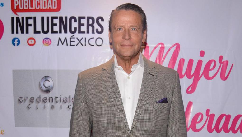 Es en 1988 cuando Alfredo debuta en televisión como modelo profesional, para después formar parte del elenco del programa Videocosmos.