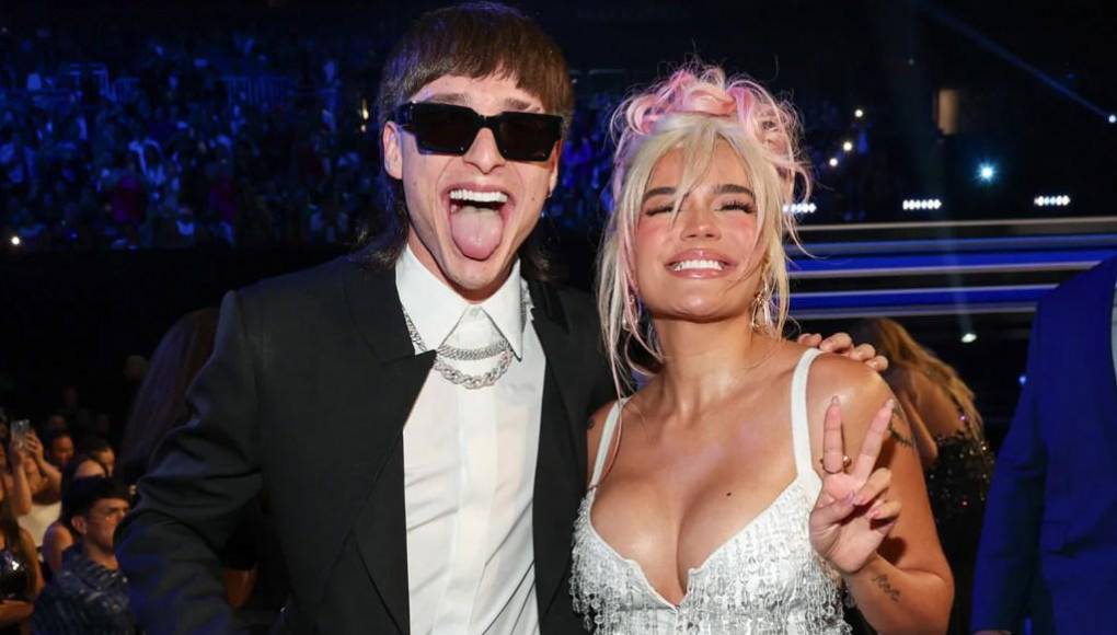 ”QLONA” de Karol G y Peso Pluma - Esta canción ha superado los 700 MILLONES de streams en Spotify. Es la tercera canción de Peso Pluma en superar esta cifra en dicha plataforma.