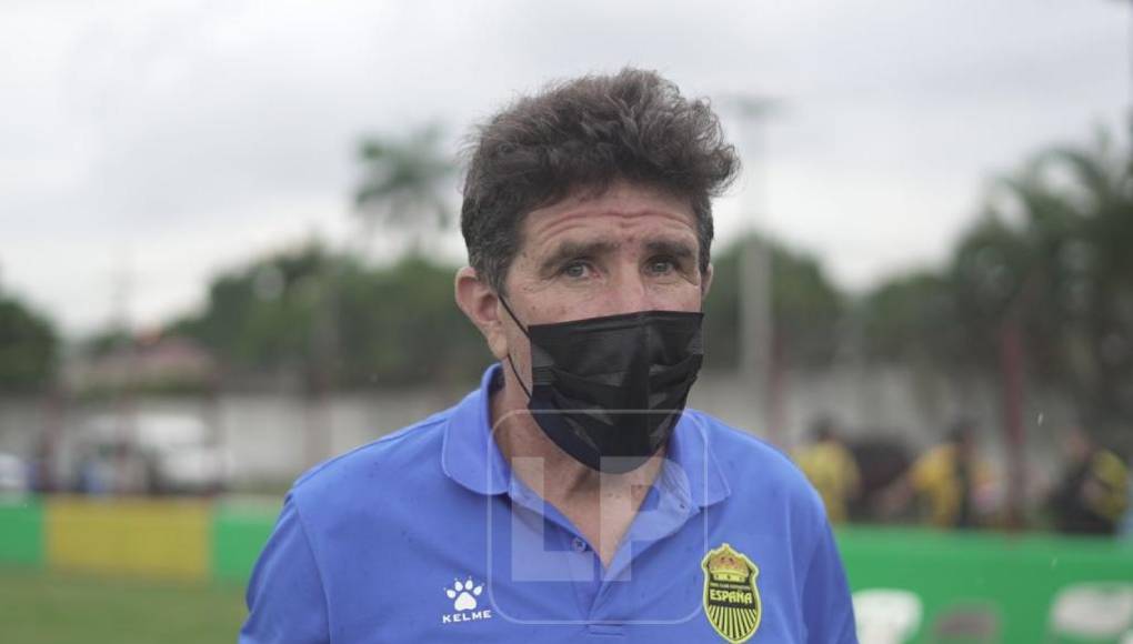 Héctor Vargas toma precauciones:“Estamos guardando el cupo de extranjero por si Buba López no sigue”